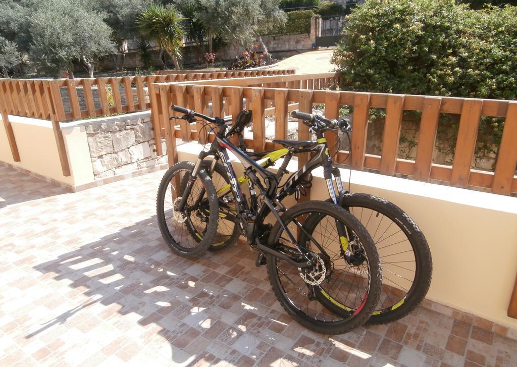 Kaloniktis Stratos Villas מראה חיצוני תמונה
