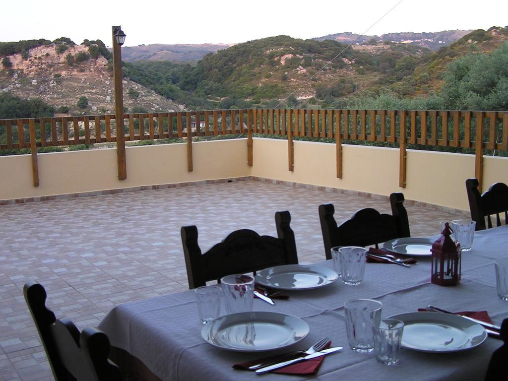 Kaloniktis Stratos Villas מראה חיצוני תמונה