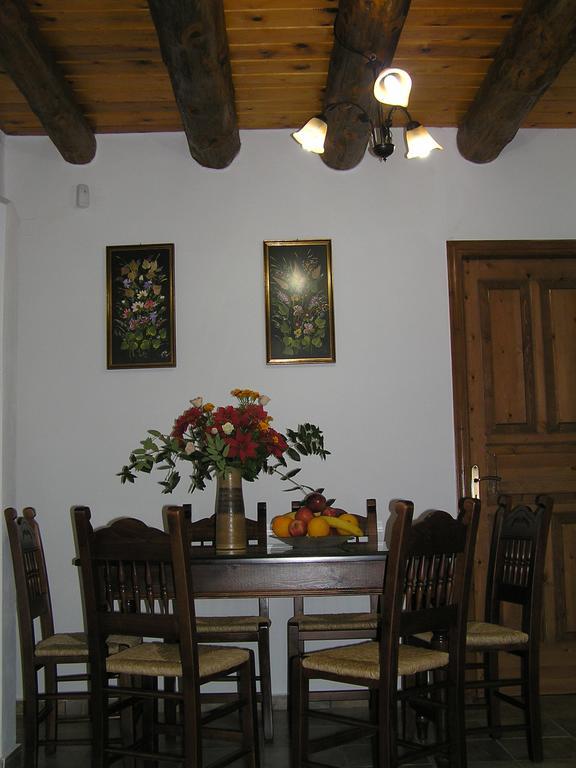 Kaloniktis Stratos Villas מראה חיצוני תמונה