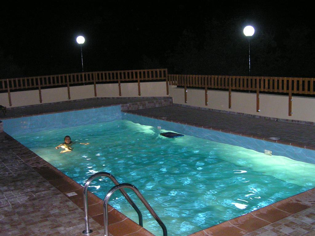 Kaloniktis Stratos Villas מראה חיצוני תמונה