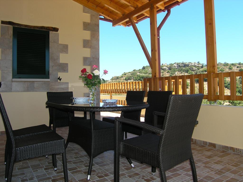 Kaloniktis Stratos Villas מראה חיצוני תמונה