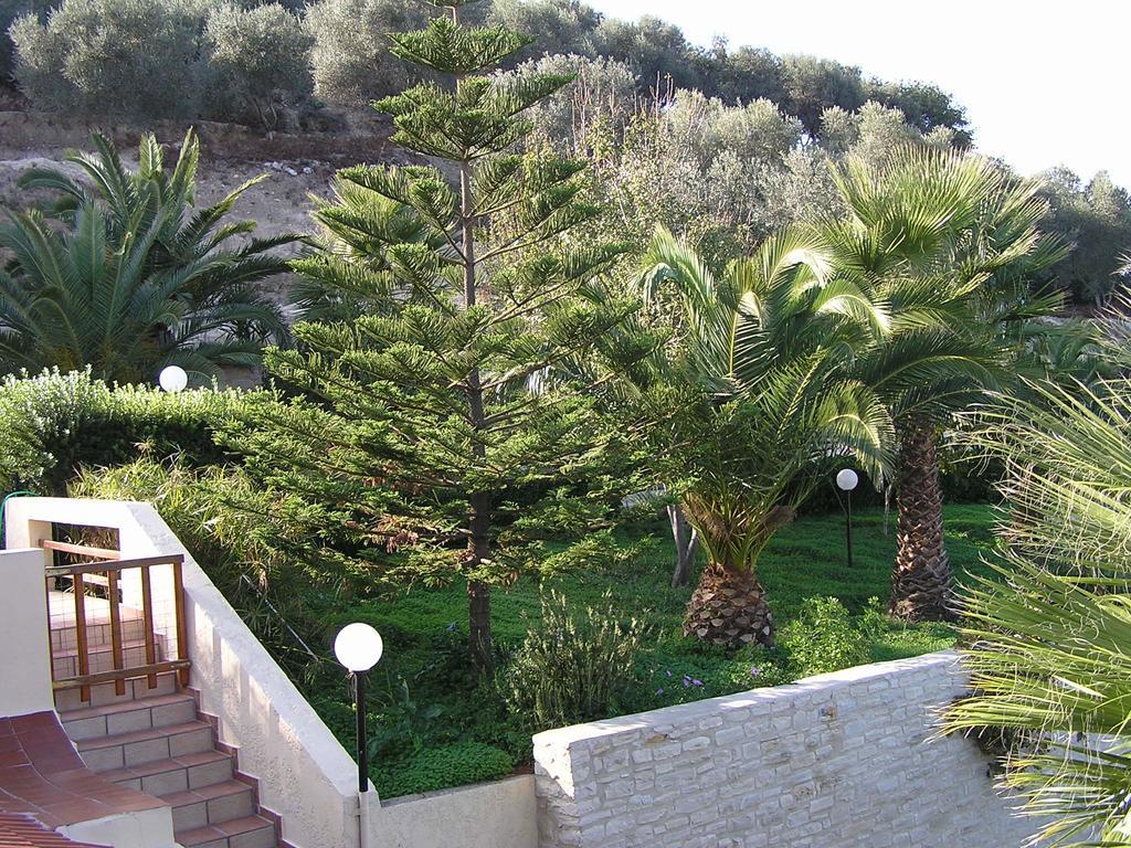Kaloniktis Stratos Villas מראה חיצוני תמונה