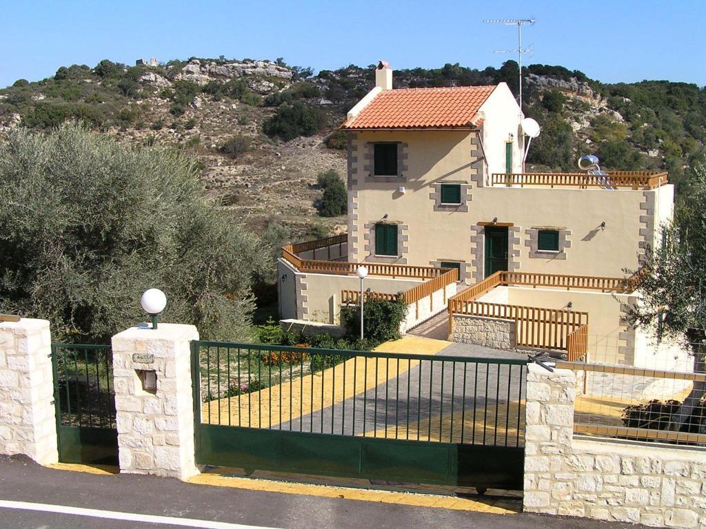 Kaloniktis Stratos Villas חדר תמונה