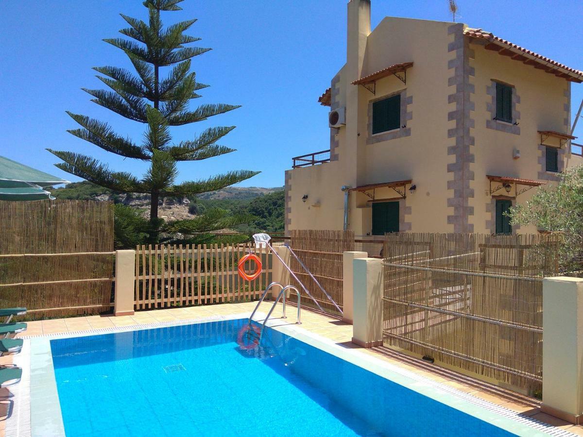 Kaloniktis Stratos Villas מראה חיצוני תמונה